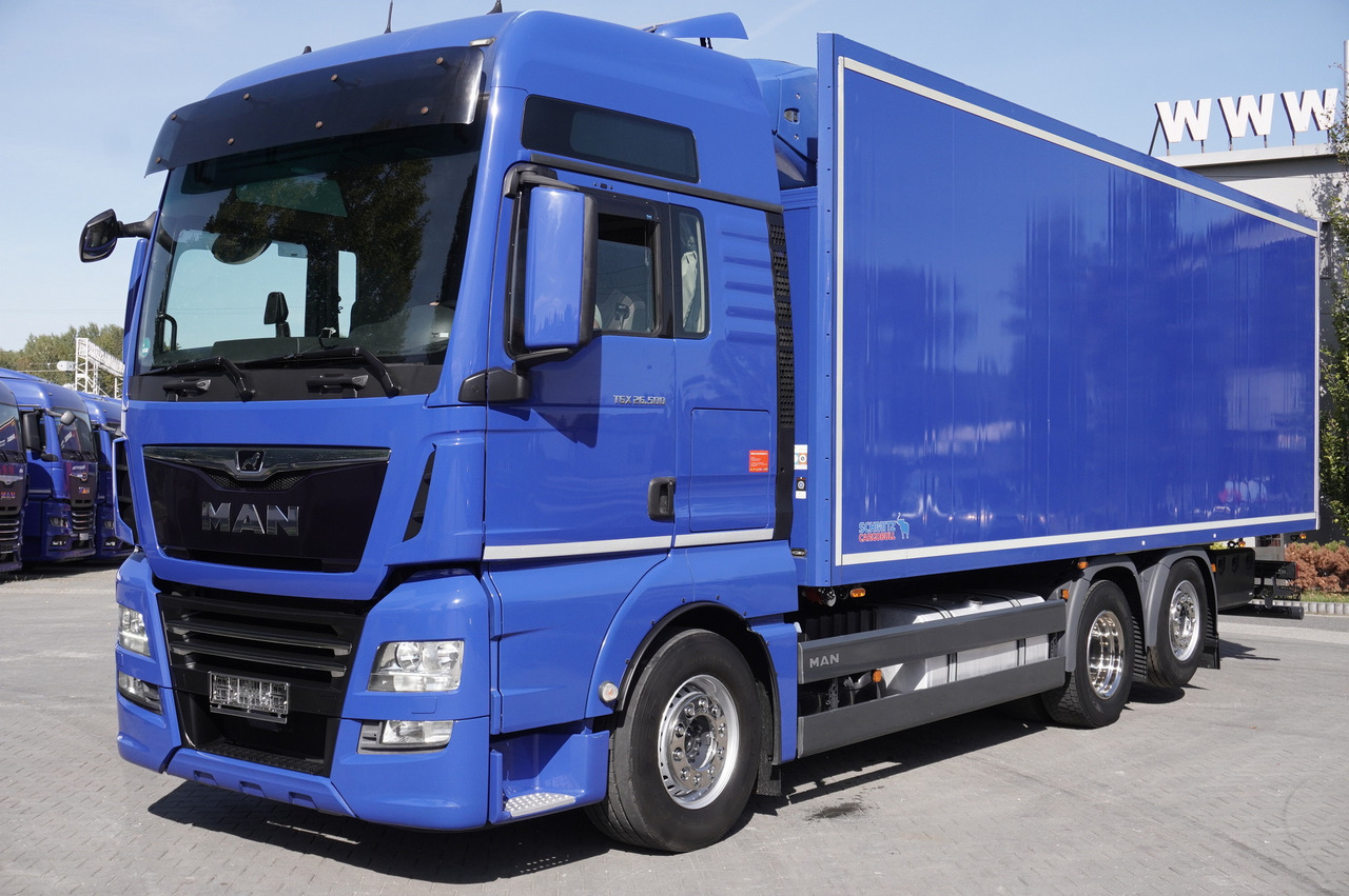 MAN TGX 26.500 E6 XXL / Schmitz 19 pallets / Thermoking / steering axle - משאית קירור: תמונה 1 MAN TGX 26.500 E6 XXL / Schmitz 19 pallets / Thermoking / steering axle - משאית קירור: תמונה 1