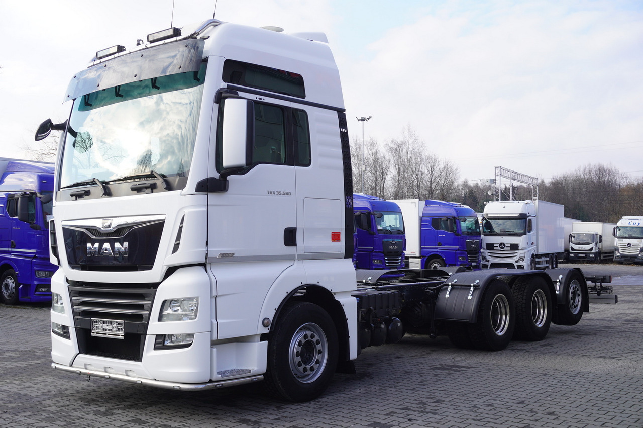 MAN TGX 35.580 E6 8x4/4 - 8.8m chassis frame - משאית מנוף: תמונה 2 MAN TGX 35.580 E6 8x4/4 - 8.8m chassis frame - משאית מנוף: תמונה 2