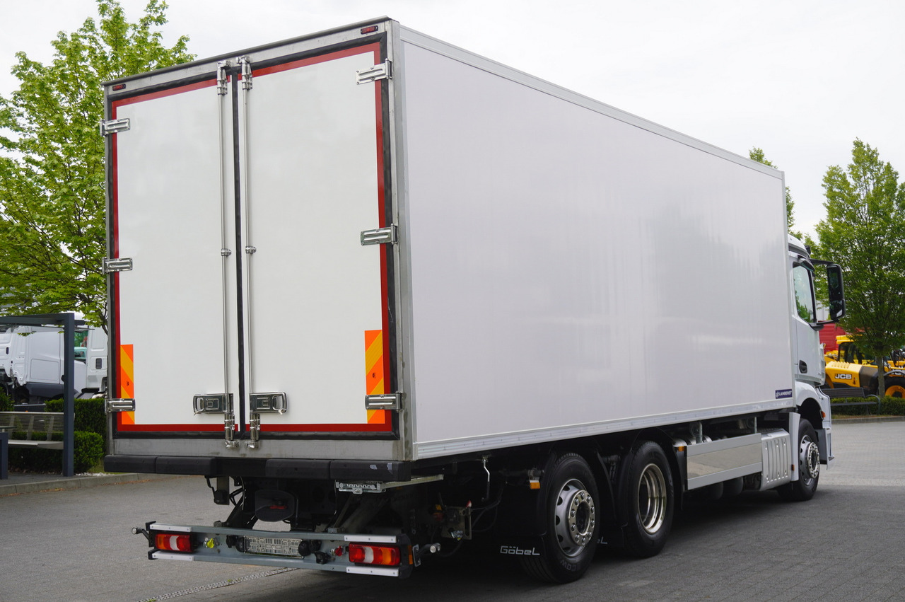 MERCEDES-BENZ 2543 / NEW Lamberet refrigerator/ 160 tho. km / steered 3rd axle - משאית קירור: תמונה 4 MERCEDES-BENZ 2543 / NEW Lamberet refrigerator/ 160 tho. km / steered 3rd axle - משאית קירור: תמונה 4