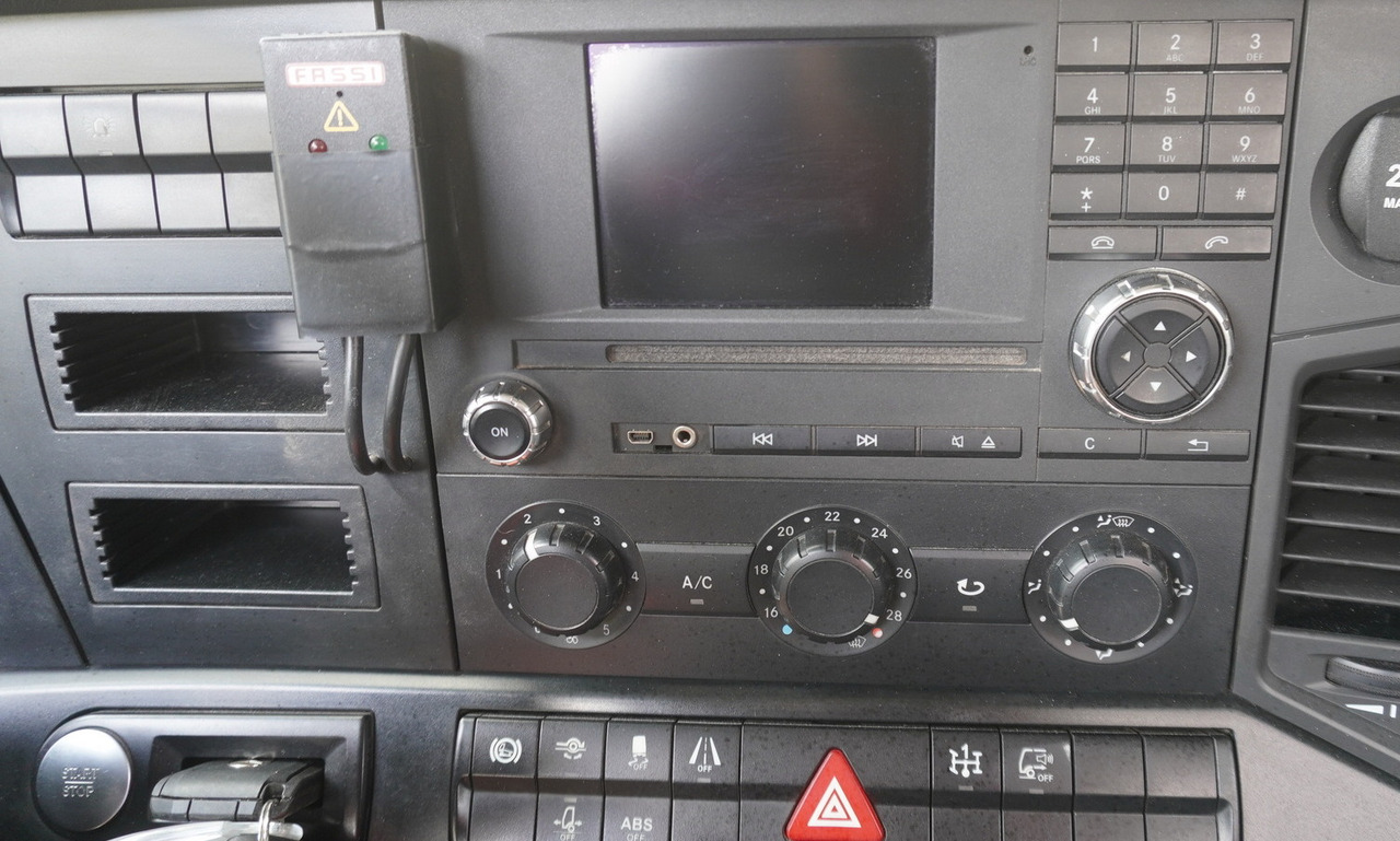 משאית מנוף MERCEDES-BENZ AROCS 2633 6x4 / 5.5 T crane FASSI F135 / Tipper 15 EPAL: תמונה 26