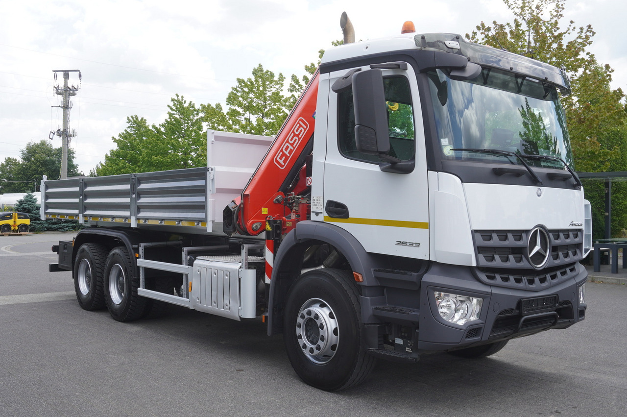 משאית מנוף MERCEDES-BENZ AROCS 2633 6x4 / 5.5 T crane FASSI F135 / Tipper 15 EPAL: תמונה 10