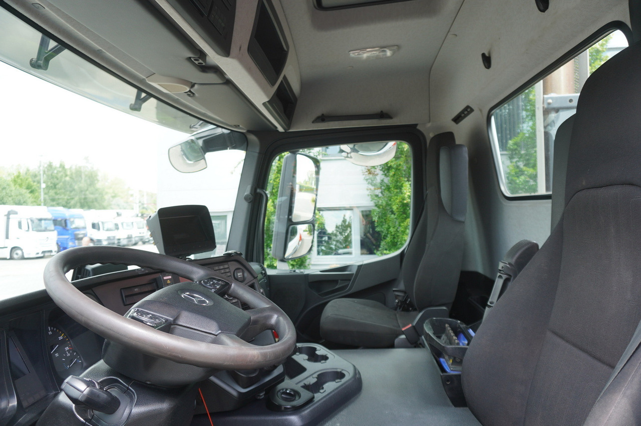 משאית מנוף MERCEDES-BENZ AROCS 2633 6x4 / 5.5 T crane FASSI F135 / Tipper 15 EPAL: תמונה 23