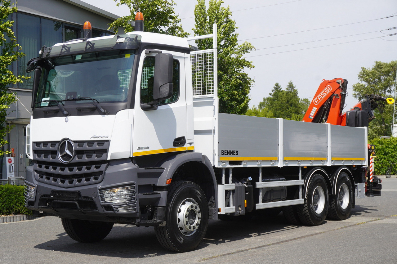 MERCEDES-BENZ AROCS 2636 Flatbed / HDS FASSI F175 7.7 T / 150,000 km - עגורן נייד: תמונה 3 MERCEDES-BENZ AROCS 2636 Flatbed / HDS FASSI F175 7.7 T / 150,000 km - עגורן נייד: תמונה 3