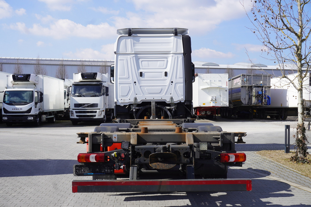 MERCEDES-BENZ Actros 2543 / BDF / Retarder / sleeping cabin - מוביל מכולות/ משאית החלפת גוף: תמונה 5 MERCEDES-BENZ Actros 2543 / BDF / Retarder / sleeping cabin - מוביל מכולות/ משאית החלפת גוף: תמונה 5