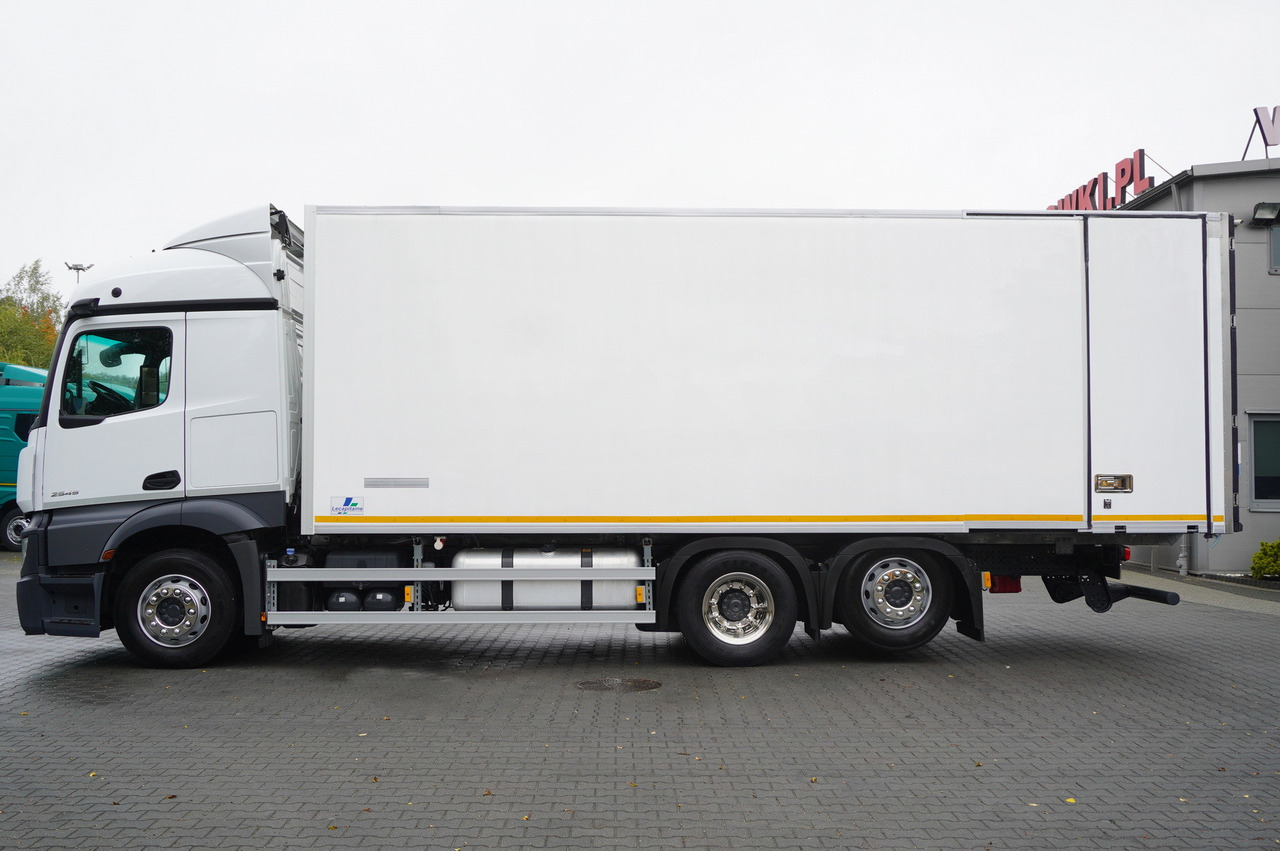 MERCEDES-BENZ Actros 2545 MP5 / Lecapitaine 18 EPAL refrigerator / Bitemperature / Carrier Supra 850 MT / ADR AT - משאית קירור: תמונה 2 MERCEDES-BENZ Actros 2545 MP5 / Lecapitaine 18 EPAL refrigerator / Bitemperature / Carrier Supra 850 MT / ADR AT - משאית קירור: תמונה 2