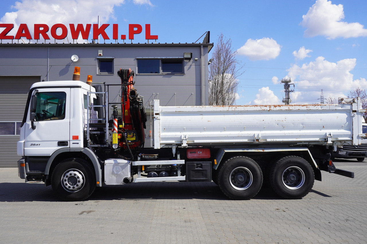 משאית צד נופל/ שטוחה, משאית מנוף MERCEDES-BENZ Actros 2641 6×4 E5 / Crane / Dumper / 110000 km!: תמונה 10