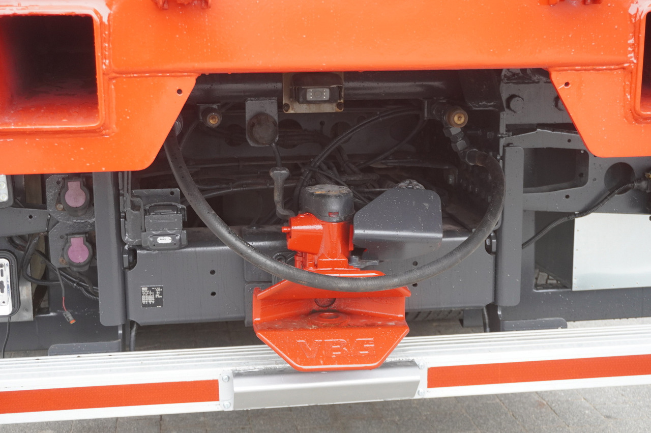 משאית צד נופל/ שטוחה MERCEDES-BENZ Actros 3563 8x4 / Tipper for grain 20 t load capacity: תמונה 19 משאית צד נופל/ שטוחה MERCEDES-BENZ Actros 3563 8x4 / Tipper for grain 20 t load capacity: תמונה 19