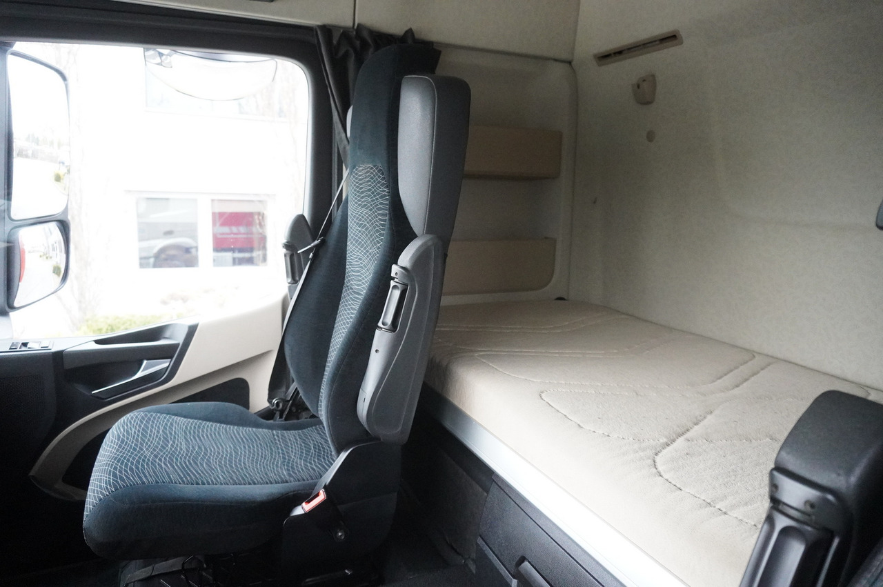 משאית צד נופל/ שטוחה MERCEDES-BENZ Actros 3563 8x4 / Tipper for grain 20 t load capacity: תמונה 32 משאית צד נופל/ שטוחה MERCEDES-BENZ Actros 3563 8x4 / Tipper for grain 20 t load capacity: תמונה 32