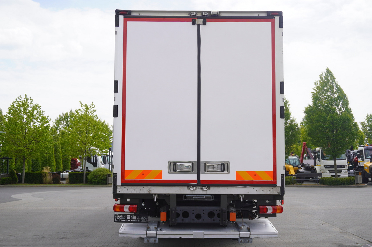 MERCEDES-BENZ Antos 1830 / Lamberet refrigerator superstructure 22 EPAL / Dhollandia lift 2000 kg - משאית קירור: תמונה 5 MERCEDES-BENZ Antos 1830 / Lamberet refrigerator superstructure 22 EPAL / Dhollandia lift 2000 kg - משאית קירור: תמונה 5
