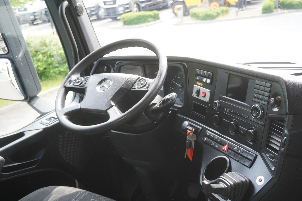 משאית צד נופל/ שטוחה, משאית מנוף MERCEDES-BENZ Arocs 1833 / 87,000 km!!! / Hds HIAB X-DUO 128 B-2 / three-sided tipper: תמונה 26