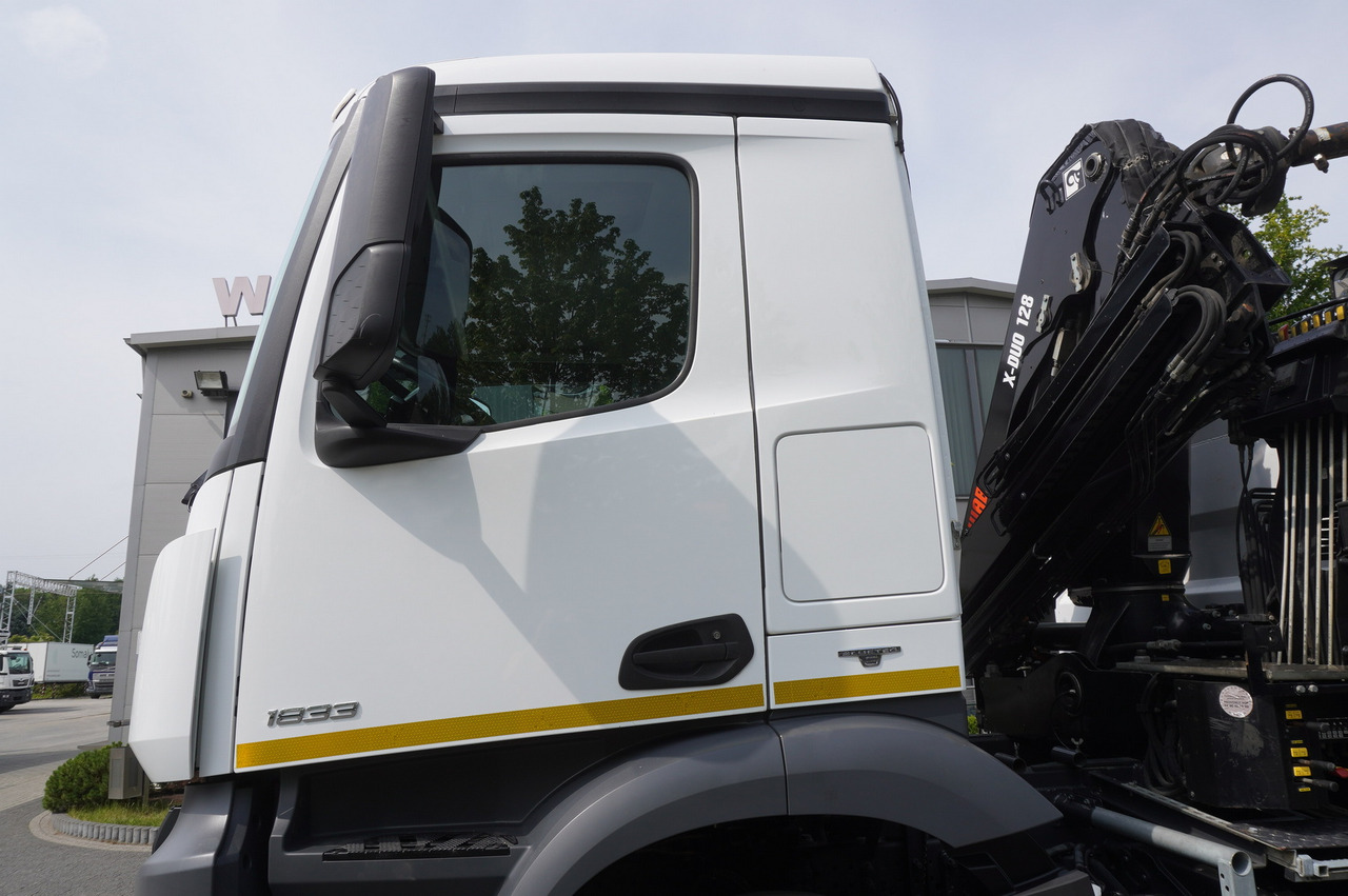 משאית מנוף, משאית מנוף MERCEDES-BENZ Arocs 1833 / 87,000 km!!! / Hds HIAB X-DUO 128 B-2 / three-sided tipper: תמונה 24