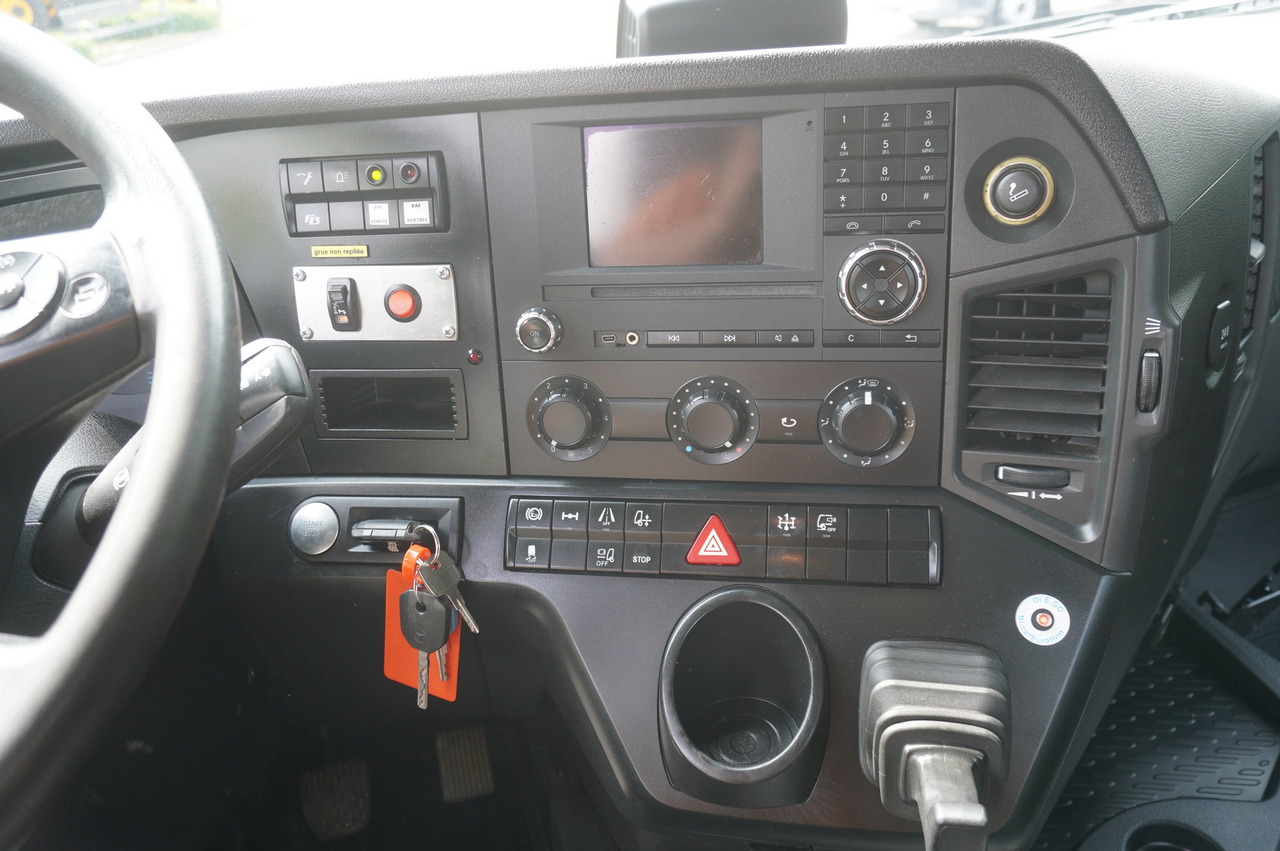 משאית צד נופל/ שטוחה, משאית מנוף MERCEDES-BENZ Arocs 1833 / 87,000 km!!! / Hds HIAB X-DUO 128 B-2 / three-sided tipper: תמונה 27