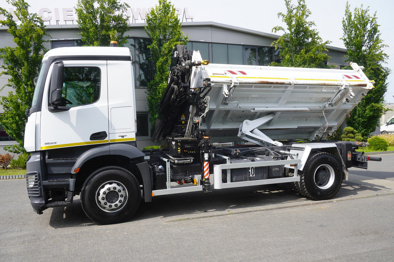 משאית מנוף, משאית מנוף MERCEDES-BENZ Arocs 1833 / 87,000 km!!! / Hds HIAB X-DUO 128 B-2 / three-sided tipper: תמונה 15