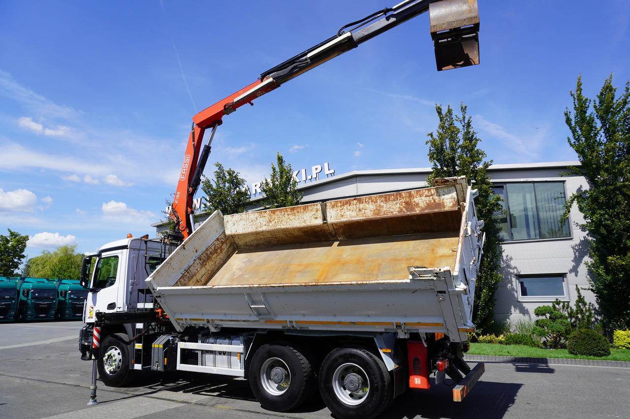 MERCEDES-BENZ Arocs 2636 / 6x4 / HDS Fassi / 3-Way Tipper / Bortmatic - משאית מנוף: תמונה 3 MERCEDES-BENZ Arocs 2636 / 6x4 / HDS Fassi / 3-Way Tipper / Bortmatic - משאית מנוף: תמונה 3