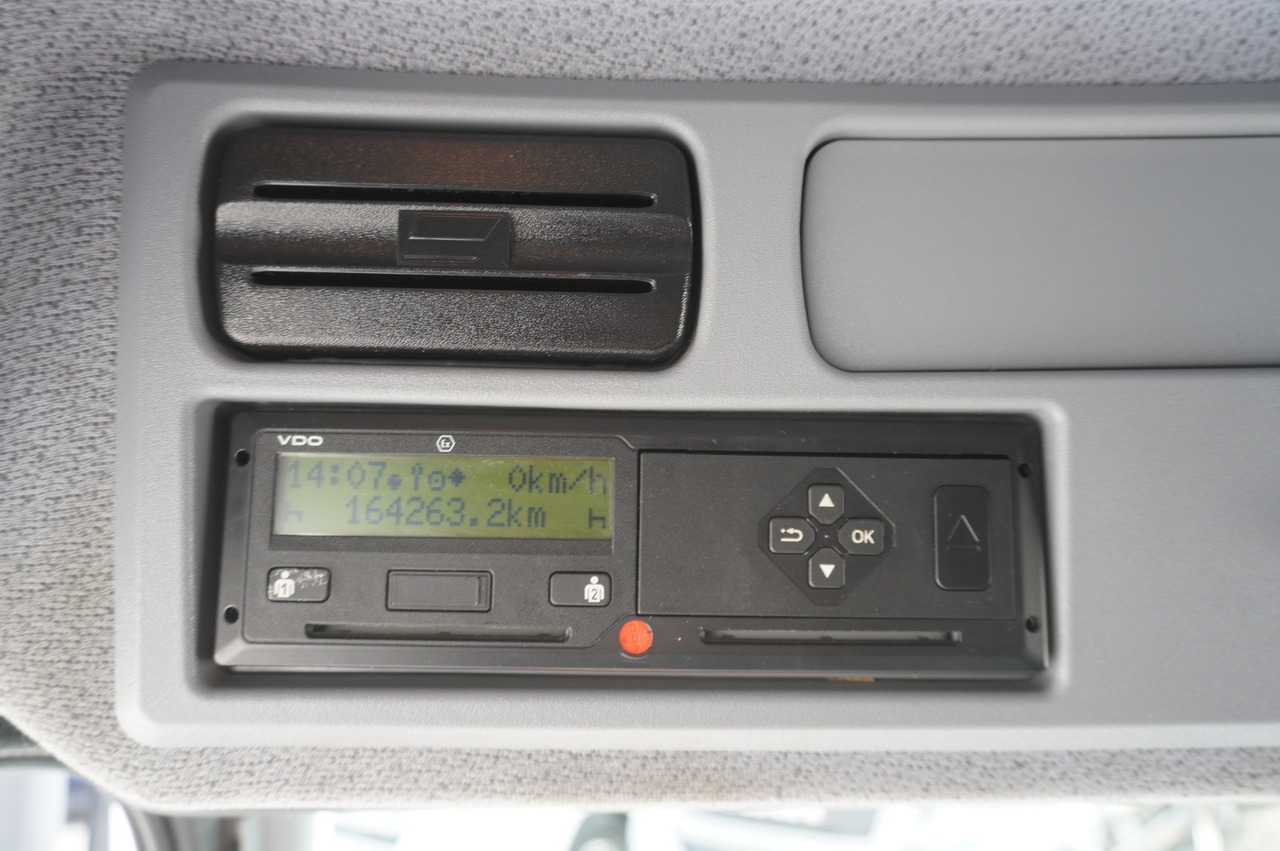 משאית קירור, משאית מנוף עבור הובלה של בשר MERCEDES-BENZ Atego 1021 / Lamberet meat hook refrigerator / Carcass elevator 1000 kg / Thermoking T800 R: תמונה 21