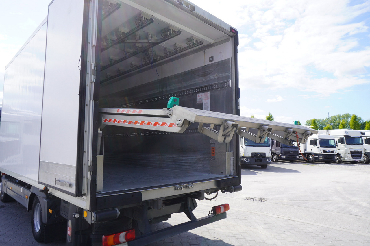 משאית קירור, משאית מנוף עבור הובלה של בשר MERCEDES-BENZ Atego 1021 / Lamberet meat hook refrigerator / Carcass elevator 1000 kg / Thermoking T800 R: תמונה 18