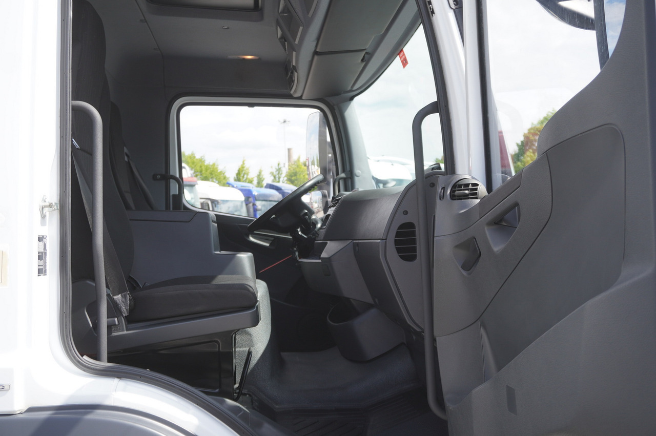 משאית קירור, משאית מנוף עבור הובלה של בשר MERCEDES-BENZ Atego 1021 / Lamberet meat hook refrigerator / Carcass elevator 1000 kg / Thermoking T800 R: תמונה 29