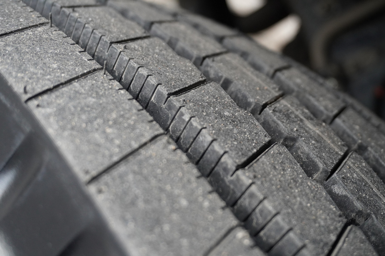 משאית צד נופל/ שטוחה, משאית מנוף RENAULT C280 DTI 8 / FASSI crane 5.6 T / range 8 m / Flatbed 15 EPAL: תמונה 22 משאית צד נופל/ שטוחה, משאית מנוף RENAULT C280 DTI 8 / FASSI crane 5.6 T / range 8 m / Flatbed 15 EPAL: תמונה 22