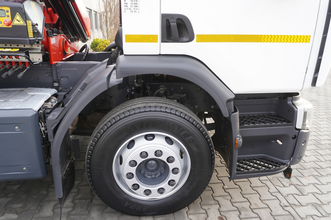 משאית צד נופל/ שטוחה, משאית מנוף RENAULT C280 DTI 8 / FASSI crane 5.6 T / range 8 m / Flatbed 15 EPAL: תמונה 20 משאית צד נופל/ שטוחה, משאית מנוף RENAULT C280 DTI 8 / FASSI crane 5.6 T / range 8 m / Flatbed 15 EPAL: תמונה 20