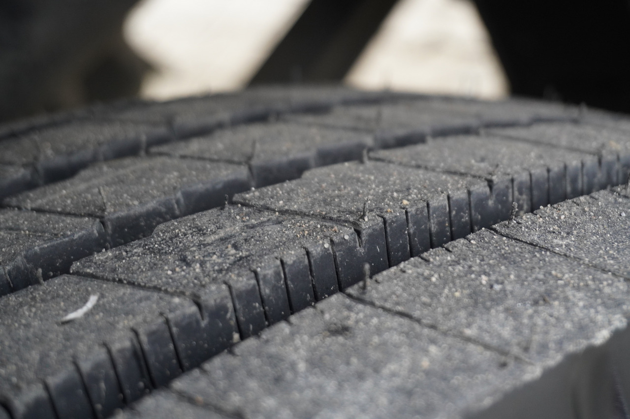 משאית צד נופל/ שטוחה, משאית מנוף RENAULT C280 DTI 8 / FASSI crane 5.6 T / range 8 m / Flatbed 15 EPAL: תמונה 19 משאית צד נופל/ שטוחה, משאית מנוף RENAULT C280 DTI 8 / FASSI crane 5.6 T / range 8 m / Flatbed 15 EPAL: תמונה 19