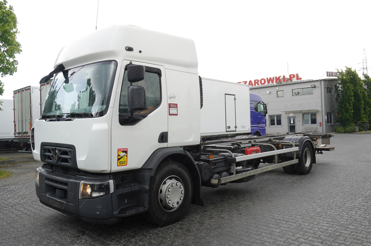 RENAULT D19 Wide Glob / BDF / load capacity 11t / 280 thousand km / tail lift - משאית עם שלדת תא: תמונה 2 RENAULT D19 Wide Glob / BDF / load capacity 11t / 280 thousand km / tail lift - משאית עם שלדת תא: תמונה 2