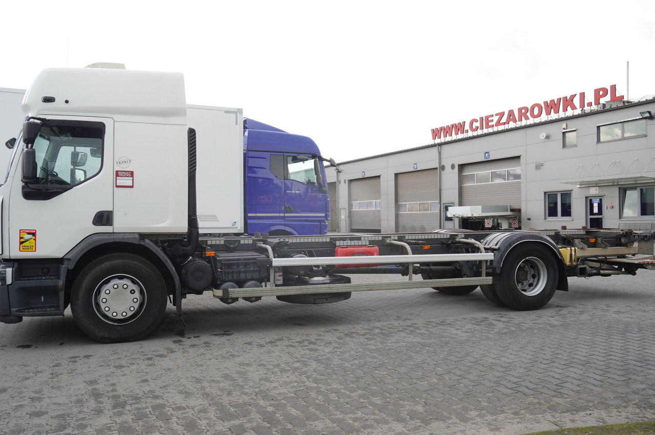 RENAULT D19 Wide Glob / BDF / load capacity 11t / 280 thousand km / tail lift - משאית עם שלדת תא: תמונה 4 RENAULT D19 Wide Glob / BDF / load capacity 11t / 280 thousand km / tail lift - משאית עם שלדת תא: תמונה 4