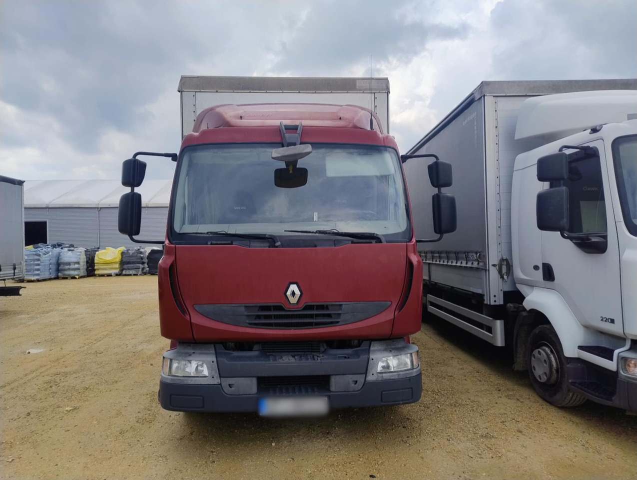 RENAULT Midlum 300 / Curtain 18 EPAL / Sleeping cab - משאית וילונות צד: תמונה 2 RENAULT Midlum 300 / Curtain 18 EPAL / Sleeping cab - משאית וילונות צד: תמונה 2