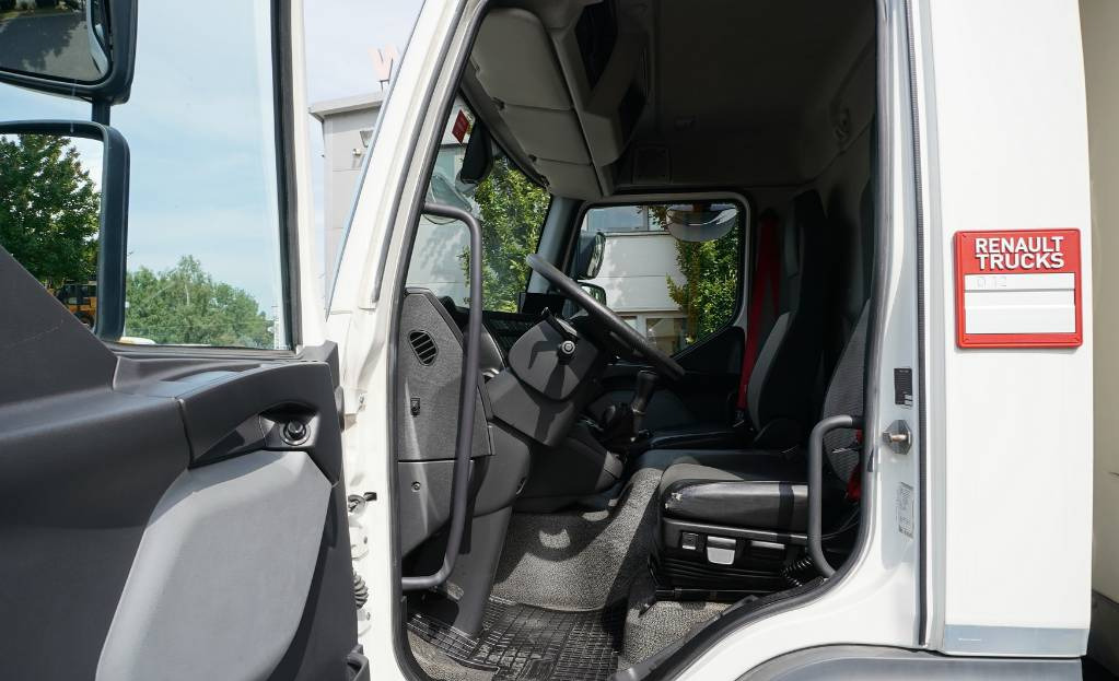 משאית תיבה RENAULT Renault D12 E6 / Container 18 pallets / Lift: תמונה 10