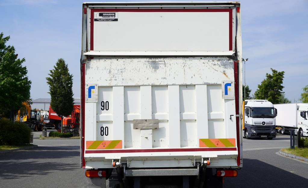 RENAULT Renault D12 E6 / Container 18 pallets / Lift - משאית תיבה: תמונה 4 RENAULT Renault D12 E6 / Container 18 pallets / Lift - משאית תיבה: תמונה 4