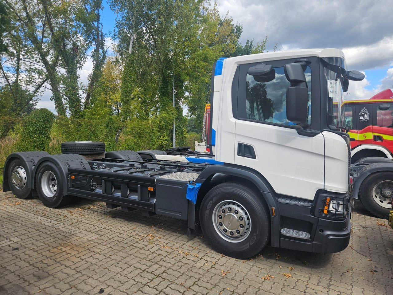 SCANIA P 340 B6x2*4NA / chassis frame / steering axle / CNG - משאית עם שלדת תא: תמונה 3 SCANIA P 340 B6x2*4NA / chassis frame / steering axle / CNG - משאית עם שלדת תא: תמונה 3