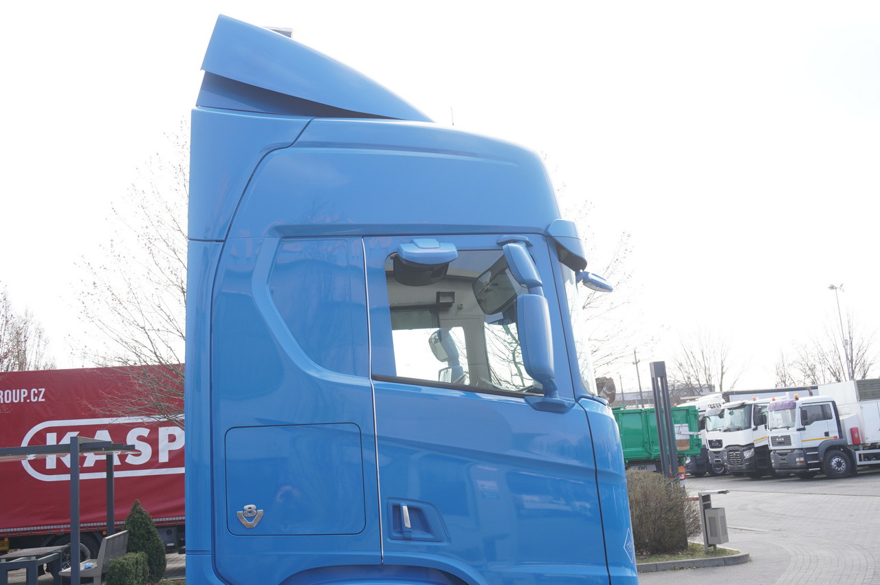 משאית עם שלדת תא SCANIA R650 V8 / 650 HP/ frame 8.8 m / steered 4th axle: תמונה 10