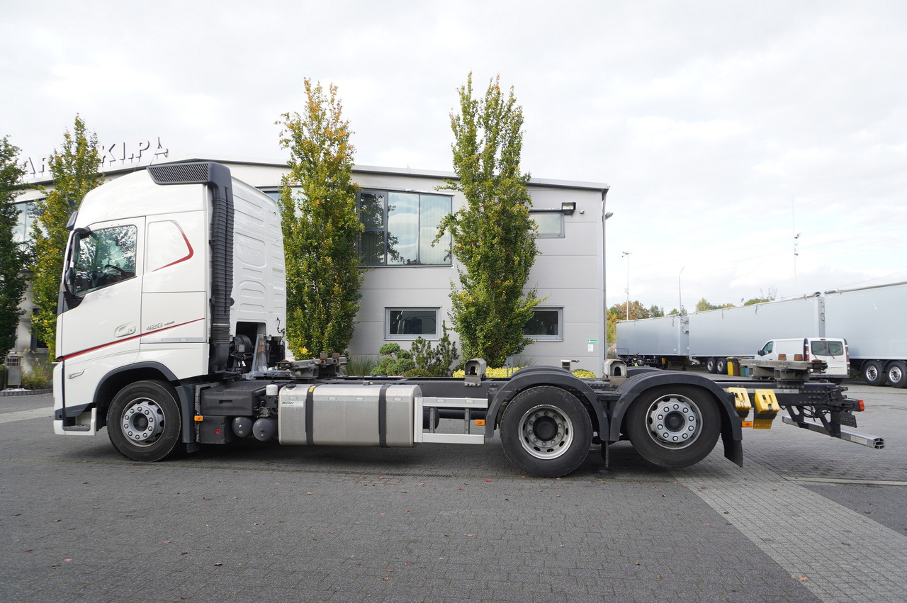 VOLVO FH 420 6x2 / BDF / 2022 - מוביל מכולות/ משאית החלפת גוף: תמונה 2 VOLVO FH 420 6x2 / BDF / 2022 - מוביל מכולות/ משאית החלפת גוף: תמונה 2