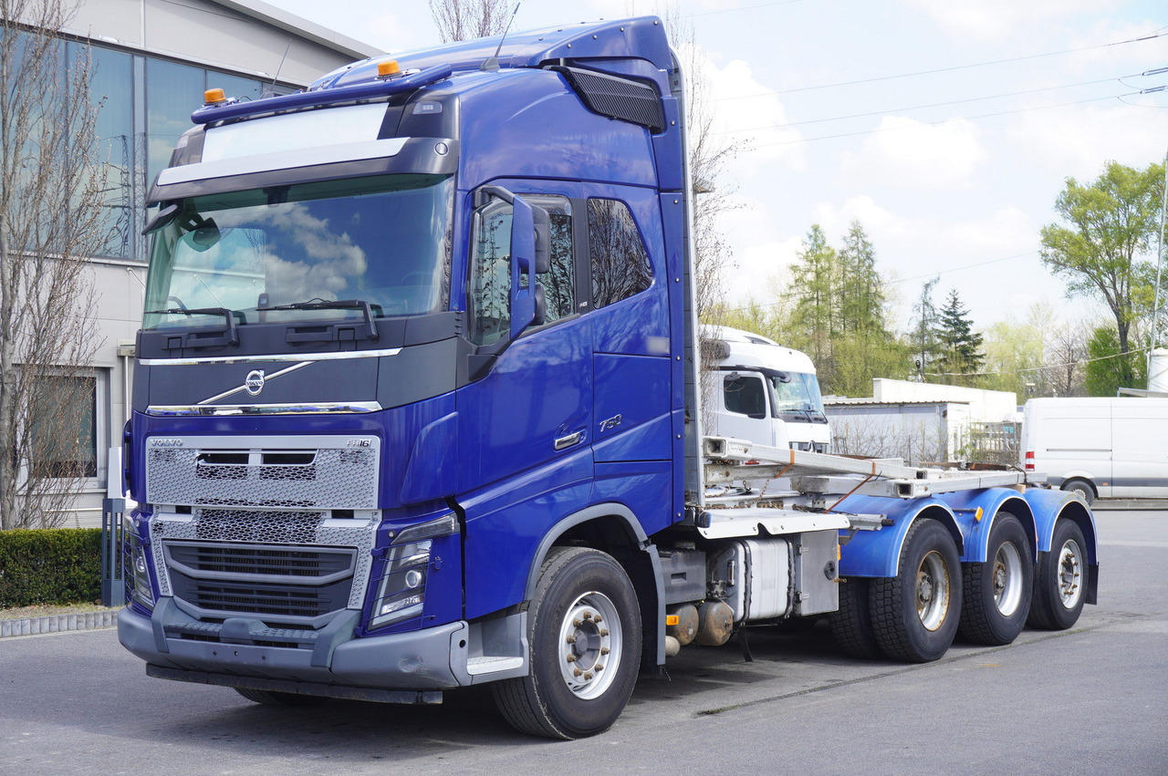 VOLVO FH16 750 8x4 / 750 HP! / 20 t load capacity / stanchion superstructure - משאית עץ: תמונה 4 VOLVO FH16 750 8x4 / 750 HP! / 20 t load capacity / stanchion superstructure - משאית עץ: תמונה 4