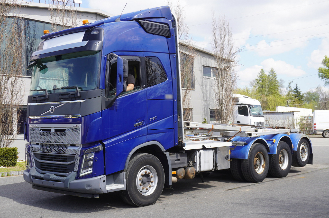 VOLVO FH16 750 8x4 / 750 HP! / 20 t load capacity / stanchion superstructure - משאית עץ: תמונה 1 VOLVO FH16 750 8x4 / 750 HP! / 20 t load capacity / stanchion superstructure - משאית עץ: תמונה 1