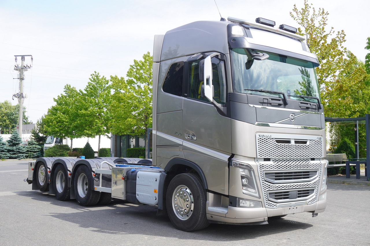משאית עם שלדת תא VOLVO FH16 750 8x4x4 / 750 HP! / Frame 685 cm / Steered 4th axle: תמונה 7