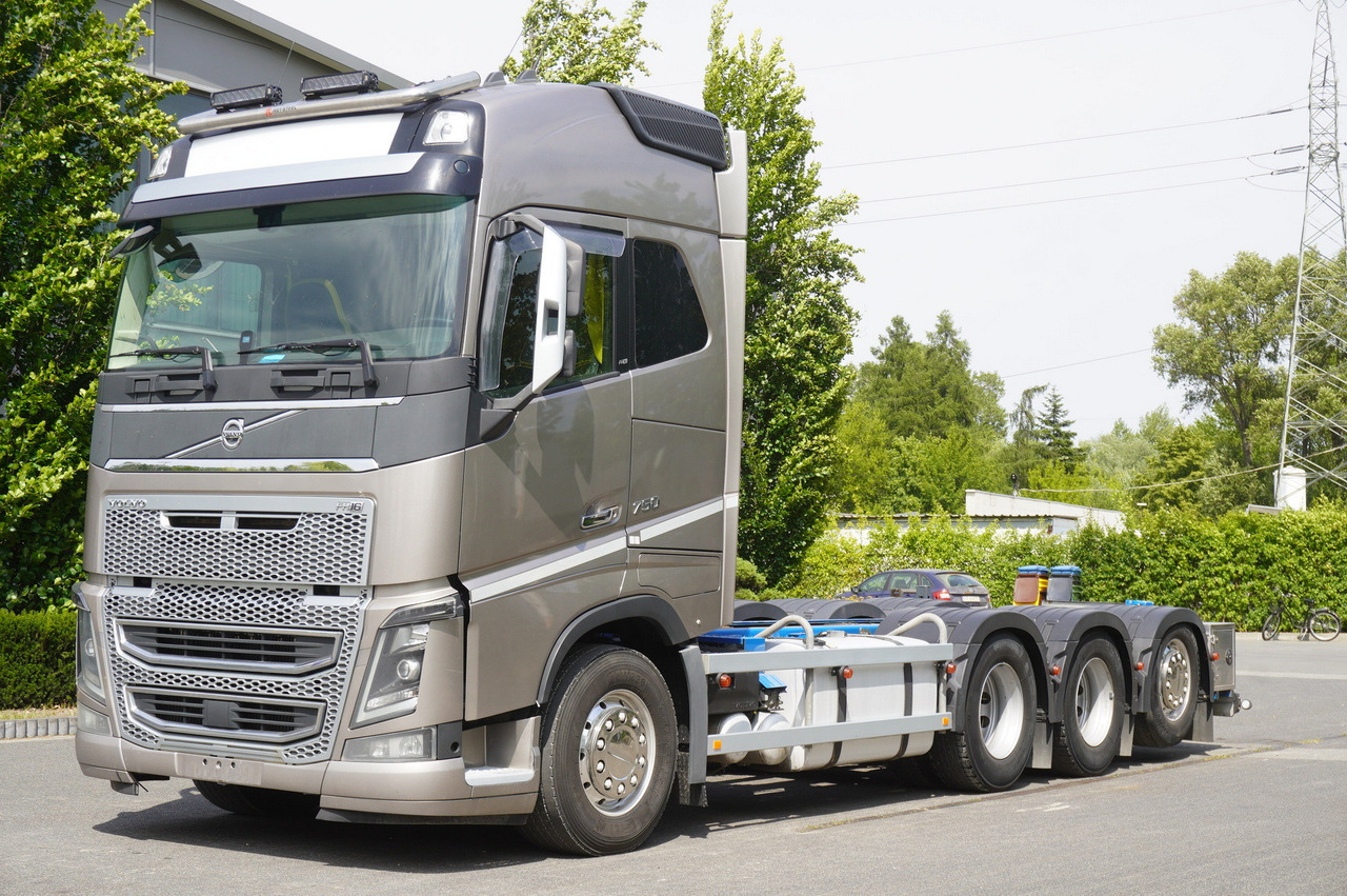 VOLVO FH16 750 8x4x4 / 750 HP! / Frame 685 cm / Steered 4th axle - משאית מנוף: תמונה 2 VOLVO FH16 750 8x4x4 / 750 HP! / Frame 685 cm / Steered 4th axle - משאית מנוף: תמונה 2
