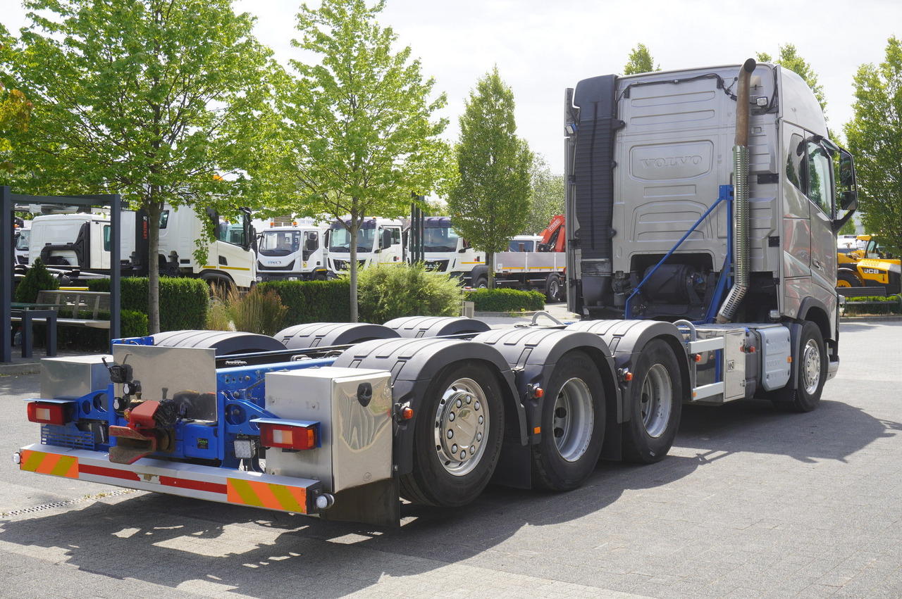 VOLVO FH16 750 8x4x4 / 750 HP! / Frame 685 cm / Steered 4th axle - משאית עם שלדת תא: תמונה 5 VOLVO FH16 750 8x4x4 / 750 HP! / Frame 685 cm / Steered 4th axle - משאית עם שלדת תא: תמונה 5