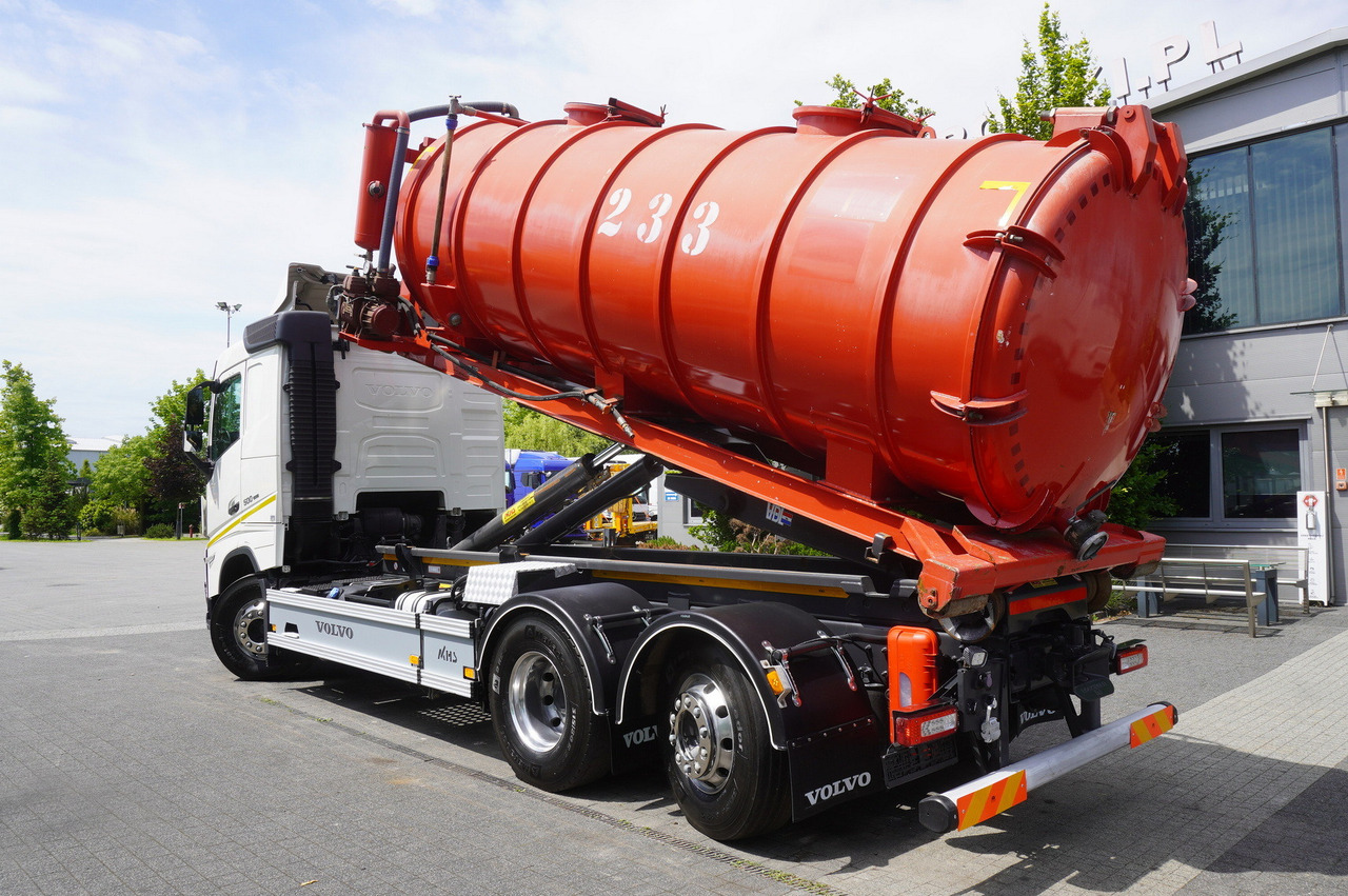 VOLVO Volvo FH 500 / Septic barrel 13000 l / Hook lift 21 t / 2022 / 3rd axle steered / 2 units - מכל תערובת: תמונה 5 VOLVO Volvo FH 500 / Septic barrel 13000 l / Hook lift 21 t / 2022 / 3rd axle steered / 2 units - מכל תערובת: תמונה 5