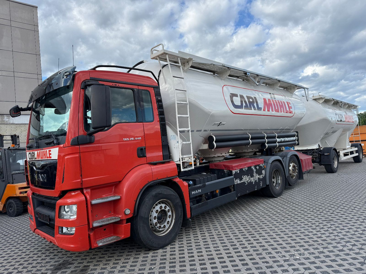 MAN TGS 26,440 Silo 31m³ Getreide Staub Rieselgüter - משאית ואקום: תמונה 1 MAN TGS 26,440 Silo 31m³ Getreide Staub Rieselgüter - משאית ואקום: תמונה 1