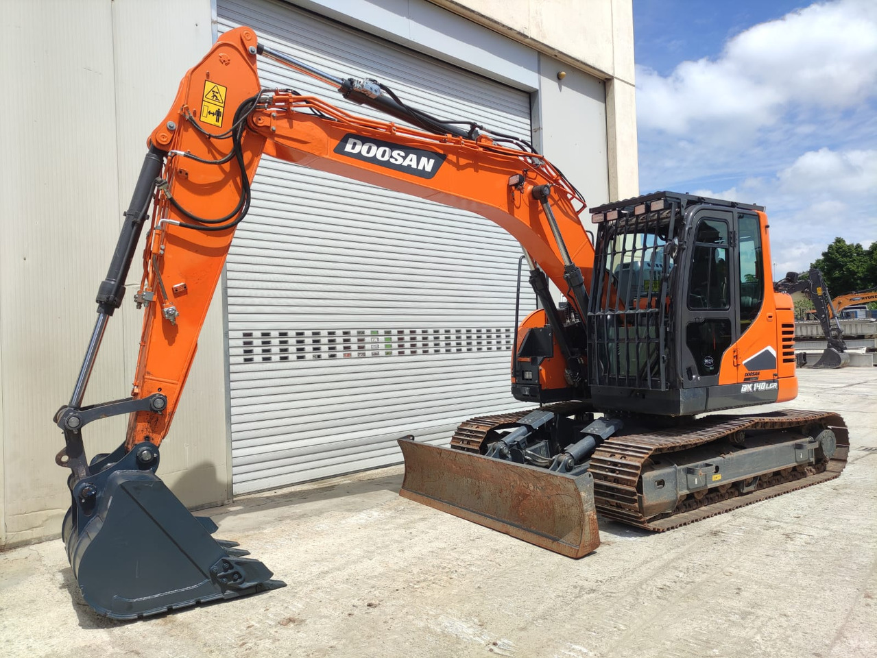 DOOSAN DX140LCR-7 - מחפר סורק: תמונה 1 DOOSAN DX140LCR-7 - מחפר סורק: תמונה 1