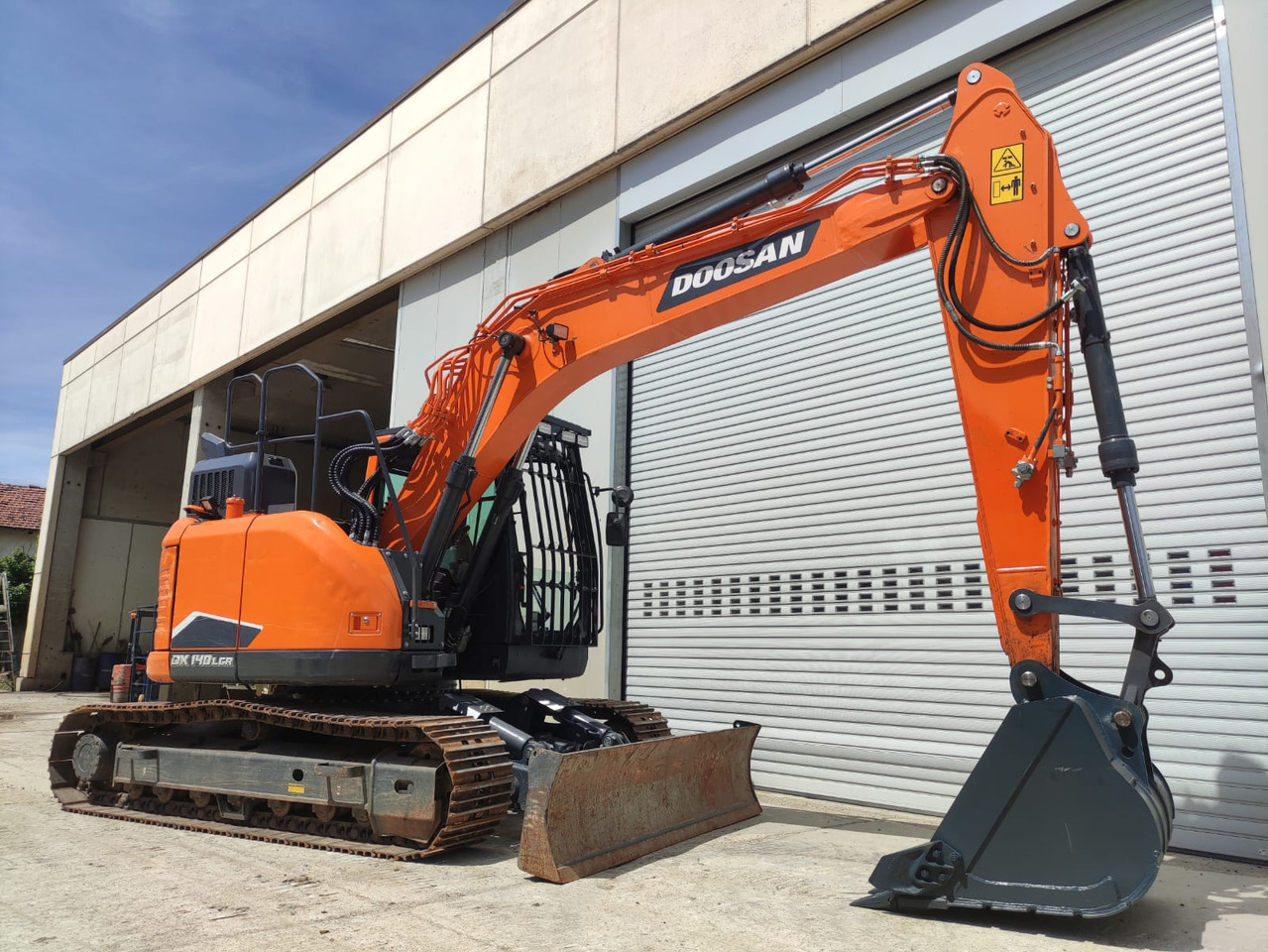 DOOSAN DX140LCR-7 - מחפר סורק: תמונה 3 DOOSAN DX140LCR-7 - מחפר סורק: תמונה 3