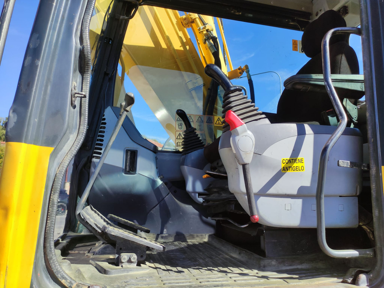KOMATSU PC160LC-7 - מחפר סורק: תמונה 5 KOMATSU PC160LC-7 - מחפר סורק: תמונה 5
