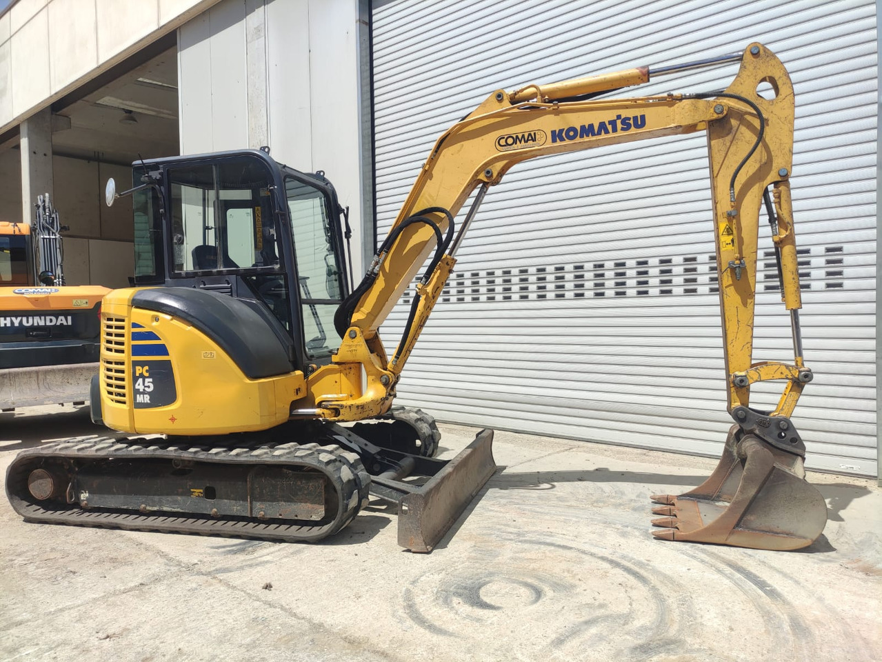 KOMATSU PC45MR-3 - מיני מחפר: תמונה 3 KOMATSU PC45MR-3 - מיני מחפר: תמונה 3