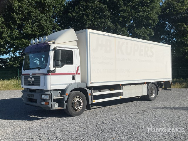 2006 M.A.N. TGM18:240 4x2 Cargo Box S/A Day Cab Truck Tractor - מכסחת תבואה/ עשבים: תמונה 1 2006 M.A.N. TGM18:240 4x2 Cargo Box S/A Day Cab Truck Tractor - מכסחת תבואה/ עשבים: תמונה 1