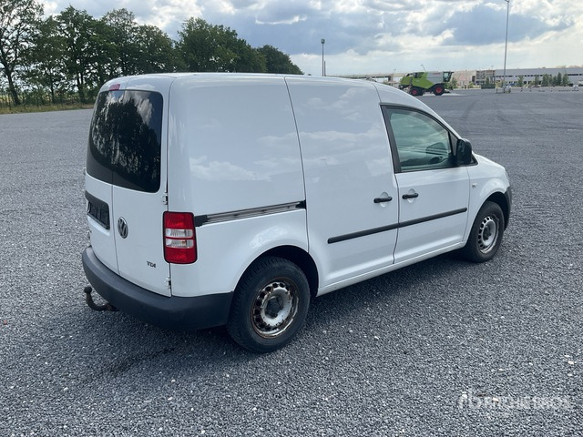2011 Volkswagen Caddy TDI Automobile - מכונית: תמונה 4 2011 Volkswagen Caddy TDI Automobile - מכונית: תמונה 4