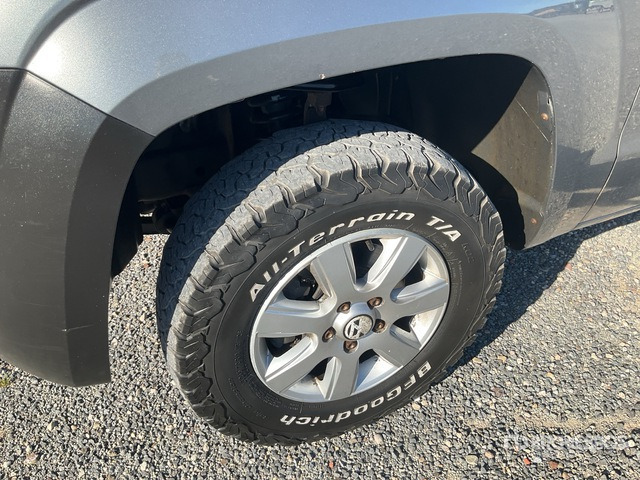 2012 Volkswagen Amarok TDI 4Motion 4x4 Crew Cab Pickup - מכסחת תבואה/ עשבים: תמונה 5 2012 Volkswagen Amarok TDI 4Motion 4x4 Crew Cab Pickup - מכסחת תבואה/ עשבים: תמונה 5