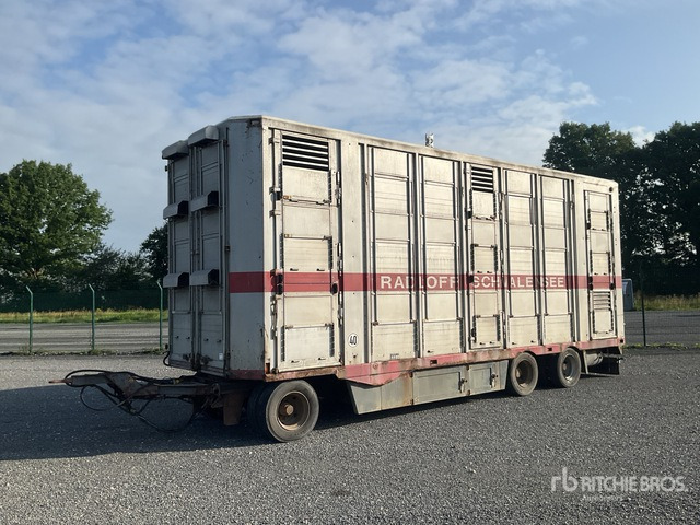 Menke Livestock Trailer - מכסחת תבואה/ עשבים: תמונה 1 Menke Livestock Trailer - מכסחת תבואה/ עשבים: תמונה 1