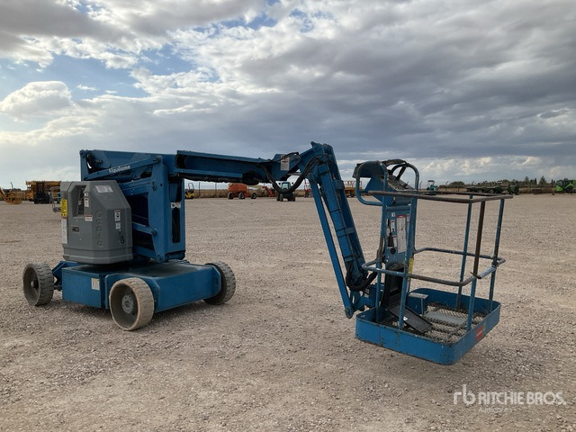 2001 Genie Z34/22N 2WD Electric Articulating Boom Lift - זרוע מרפקי: תמונה 3 2001 Genie Z34/22N 2WD Electric Articulating Boom Lift - זרוע מרפקי: תמונה 3