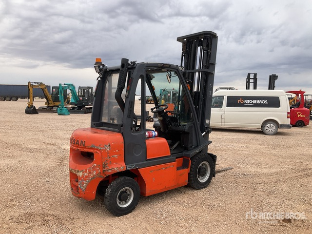 2003 Nissan FD02A25Q Forklift - מלגזת סולר: תמונה 3 2003 Nissan FD02A25Q Forklift - מלגזת סולר: תמונה 3