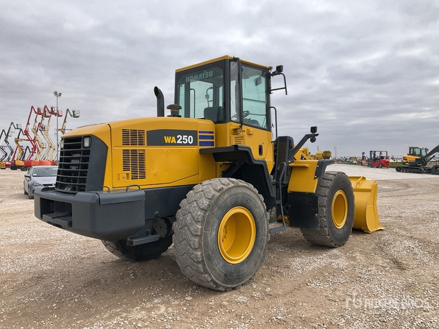 2004 Komatsu WA250-5H Wheel Loader - מעמיס גלגלים: תמונה 3 2004 Komatsu WA250-5H Wheel Loader - מעמיס גלגלים: תמונה 3